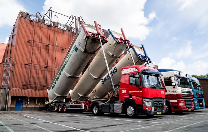 “It’s wonderful to develop new ideas together with Van den Bosch and we’ve created a great collaboration. This encourages a long-term vision in which all interests are represented.” Theo Koster, Manager Food and Feed Ingredients at VanDrie Ingredients