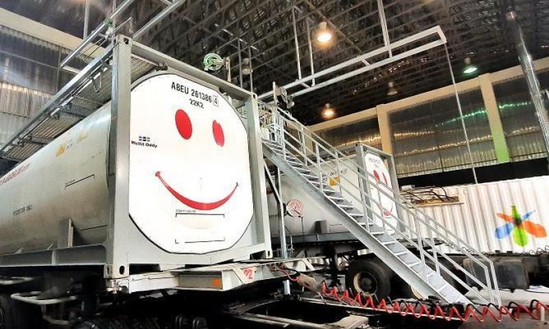 Van den Bosch expands cooperation in West Africa