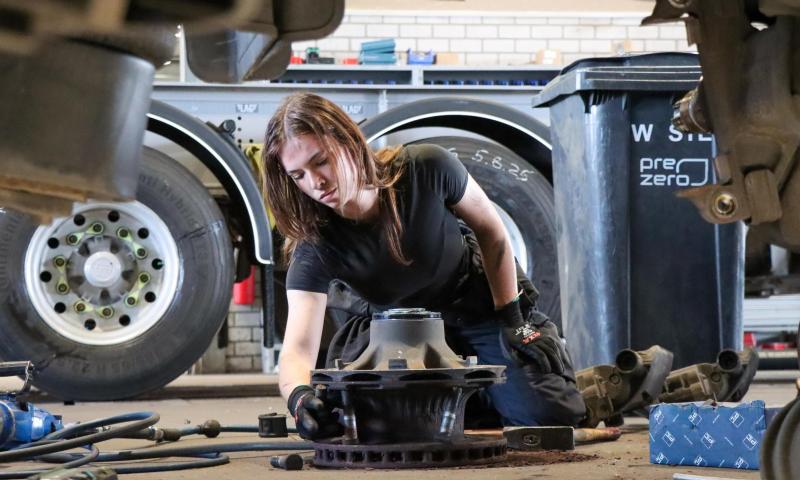 “Het is zwaar werk en je wordt vies, maar laat dat je niet tegen houden”